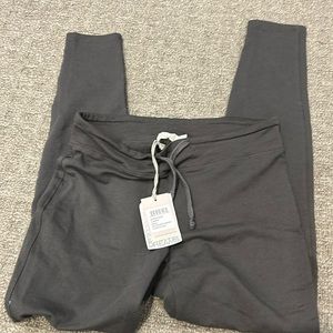 NWT Barefoot Dreams Skinny Stretch Pants